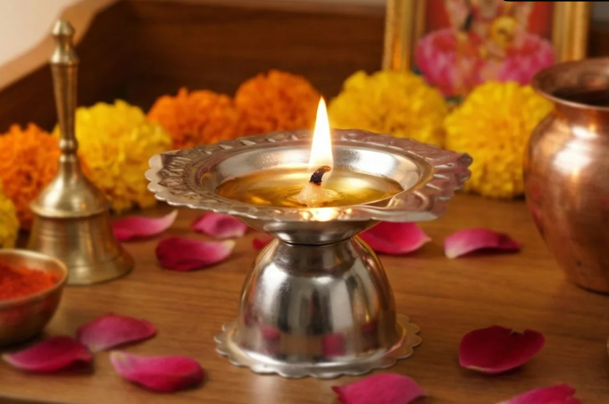 Stainless Steel Traditional Puja Diya Stand (1 Pc)
