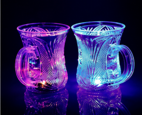 4727 Flashing Cup Led Water Sensor Light Up Cup With Handle For Home Kitchen Fun Luminous Water Cup Party Birthday Nightclub Christmas Disco Entertainment Cup (2 Pcs Set)
